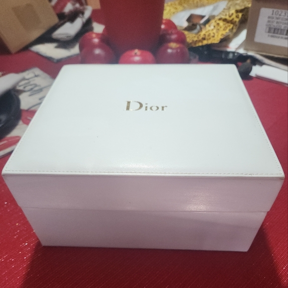 Dior Boxes - Picture 8 of 15